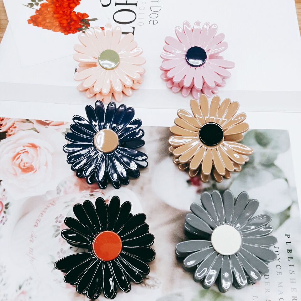 New selling daisies flower big grab clip ladies bathing pan hair plain green plastic big hair clip manufacturers wholesale
