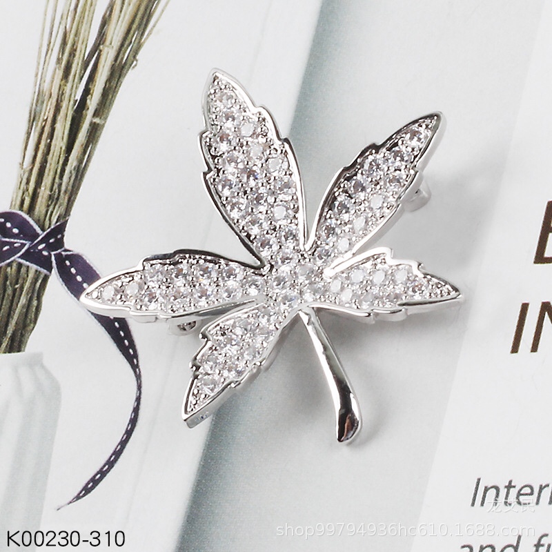 Qing Dynasty small maple leaf 🍁 zircon brooch details Picture