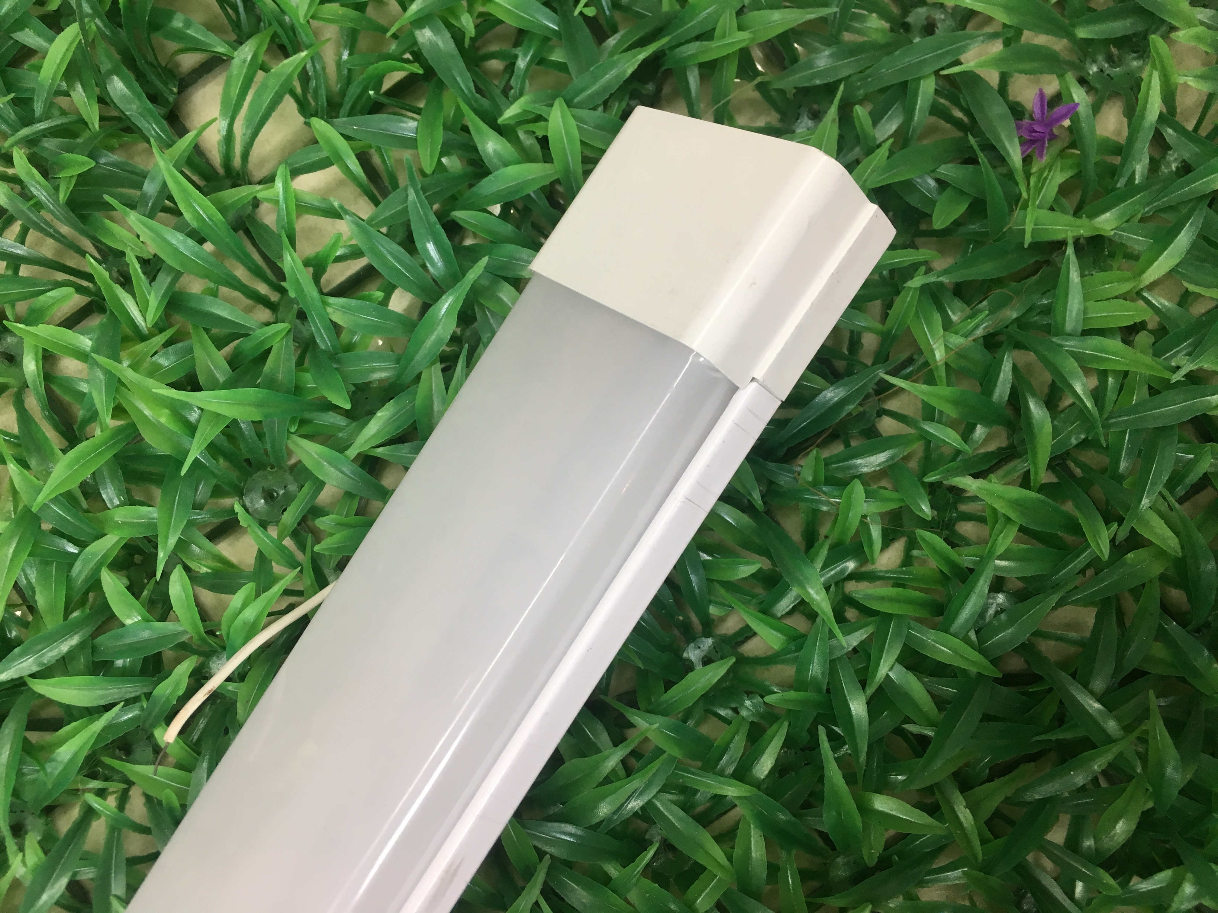 Led Three Anti-Purification Light 1.2M 40W Super Bright Integrated Support Light Dust-Proof Long Strip Light Opal Cover Application Scenario