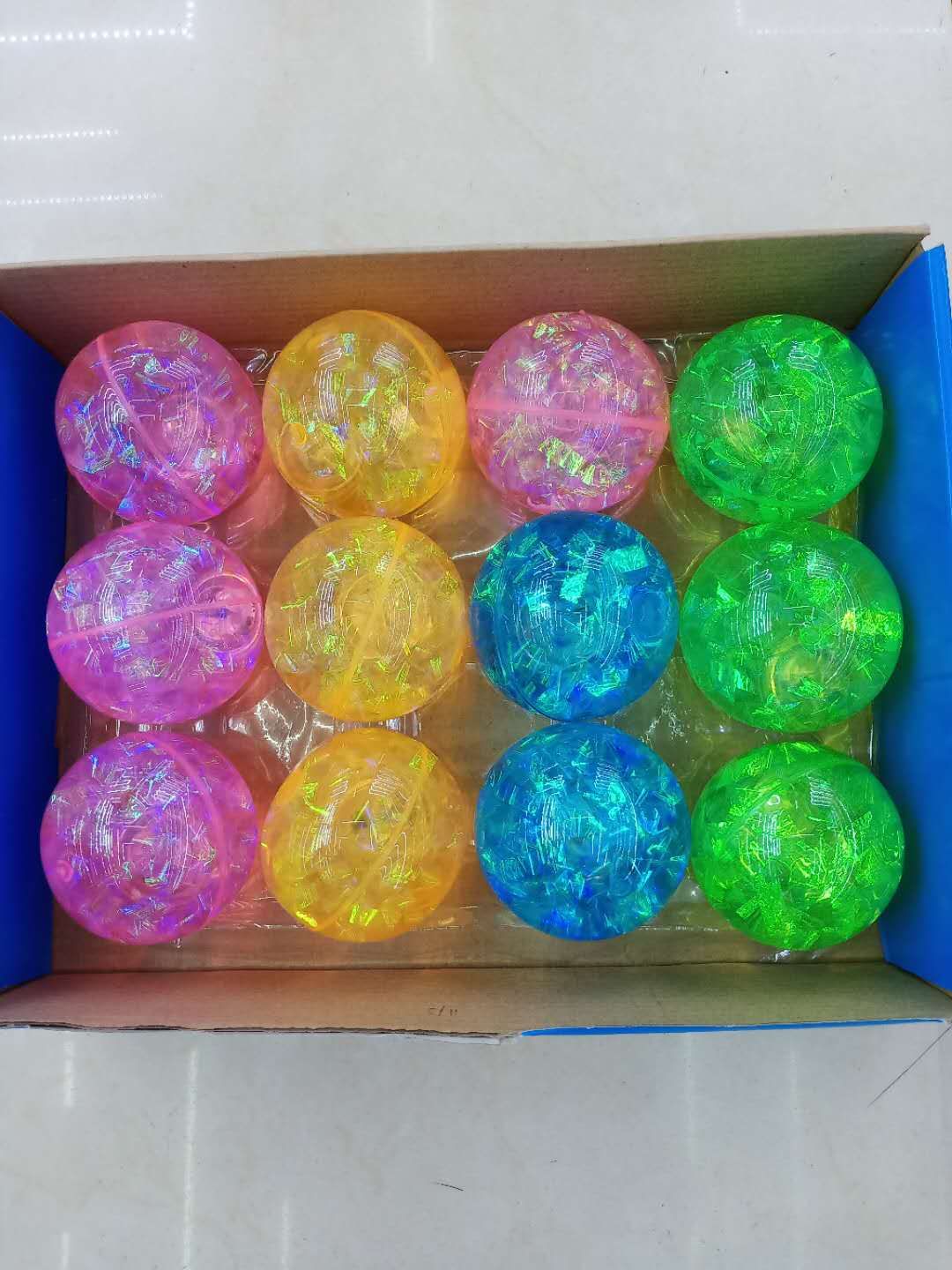 厂家直销弹力球水球7公分彩带水球带灯01