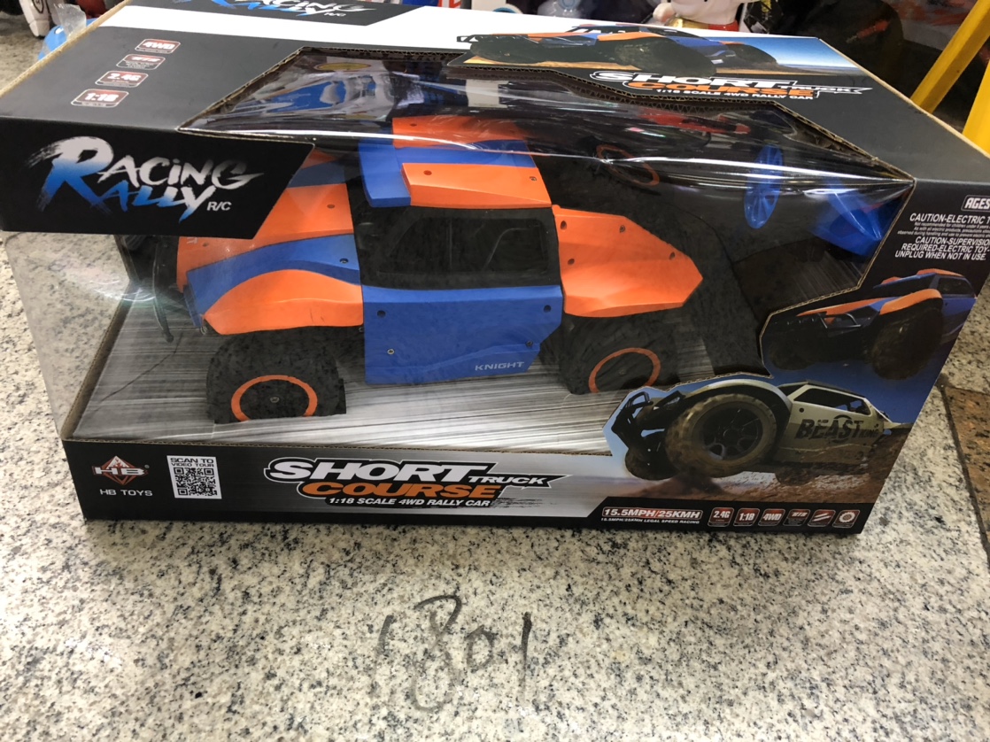 1:16 plastic climbing off-road toy car, off-road vehicle with charging remote control Application Scenario