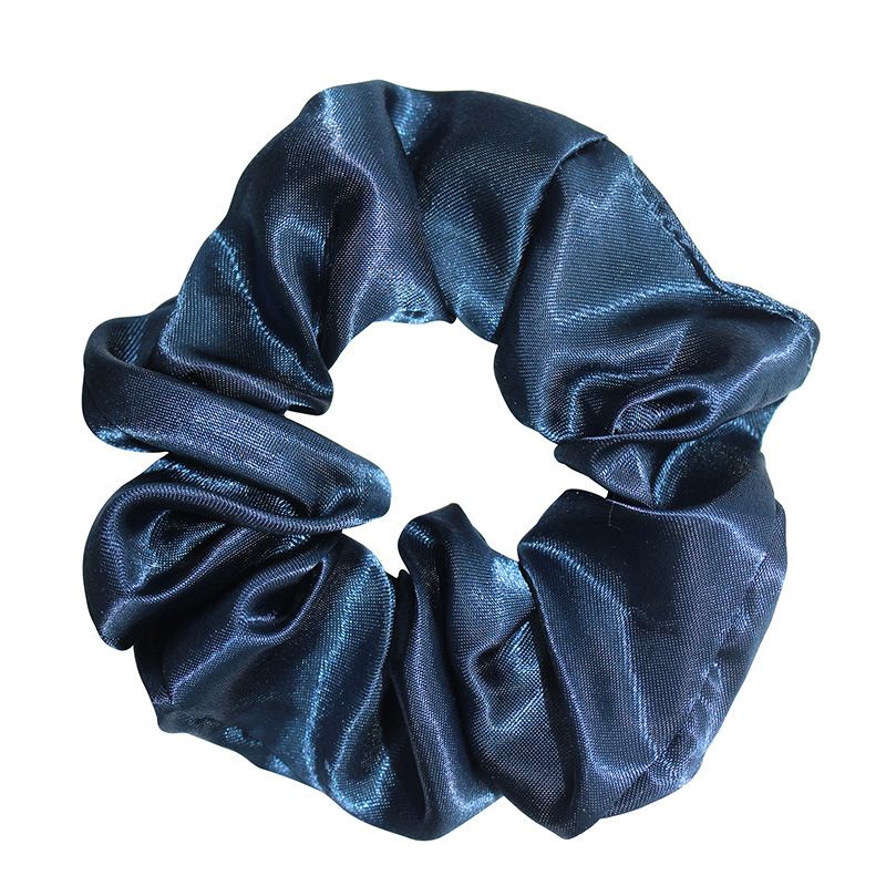 The 2020 Spring and summer new colorful fabric hair bands and hair ties are fashionable and popular on Instagram. The large intestine bands are available in multiple colors Specification image