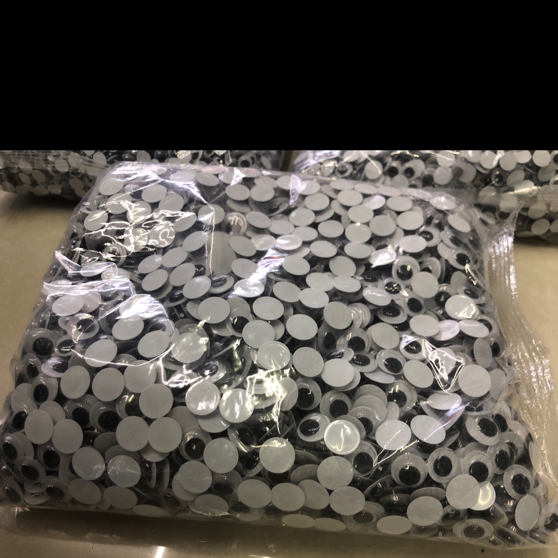 塑料黑白活动眼细节图