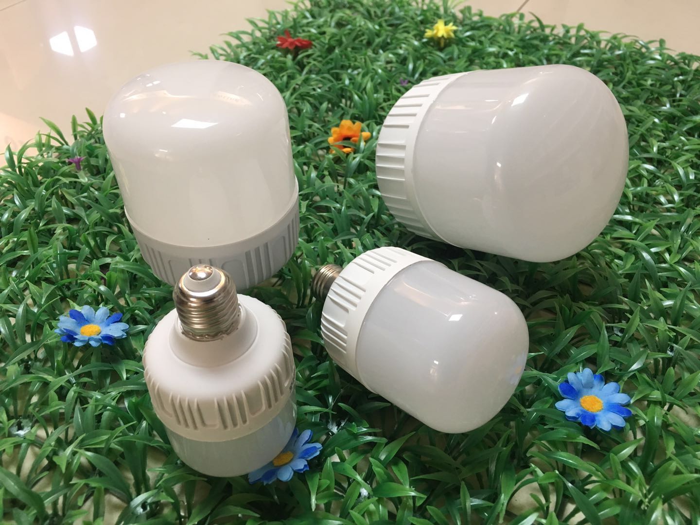 Screw Bulb T Bulb Energy-Saving Light Bulb 9W details Picture