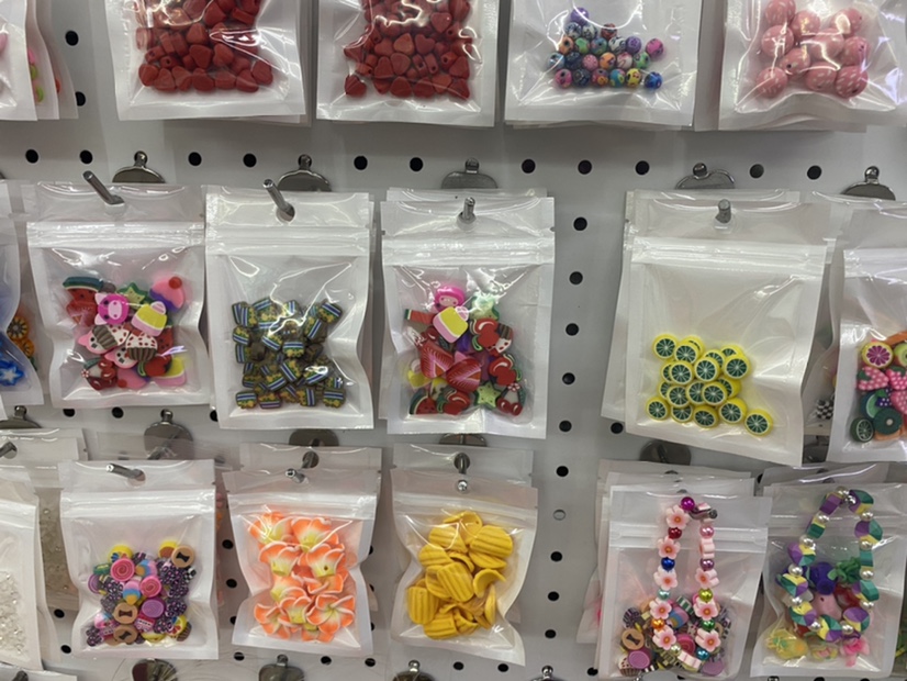 Accessories, a variety of soft pottery slice sample package thumbnail