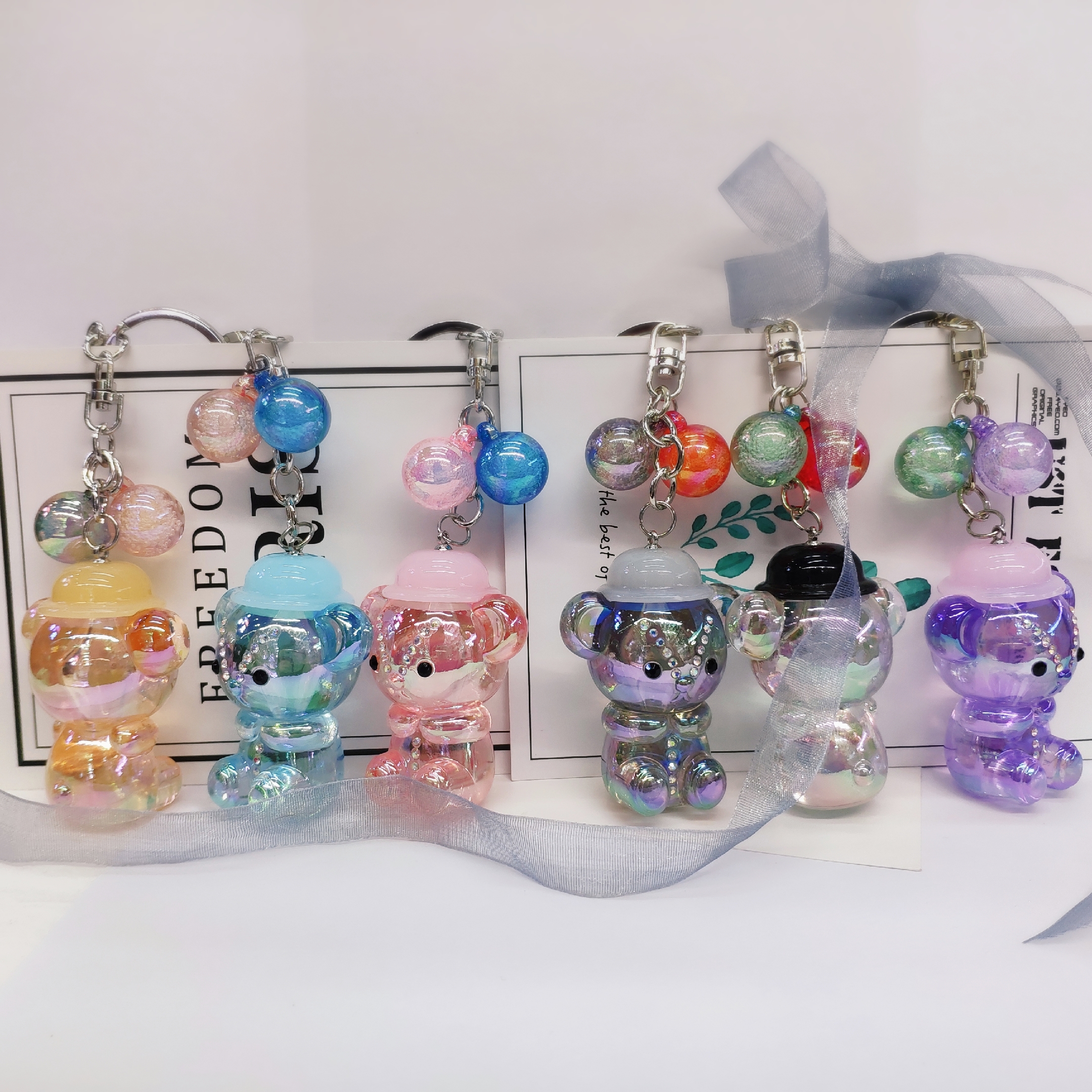Aizhu jewelry, colorful hats, bear bears, transparent white-plated acrylic pendants, keychains, accessories, clothing accessories detail image 4