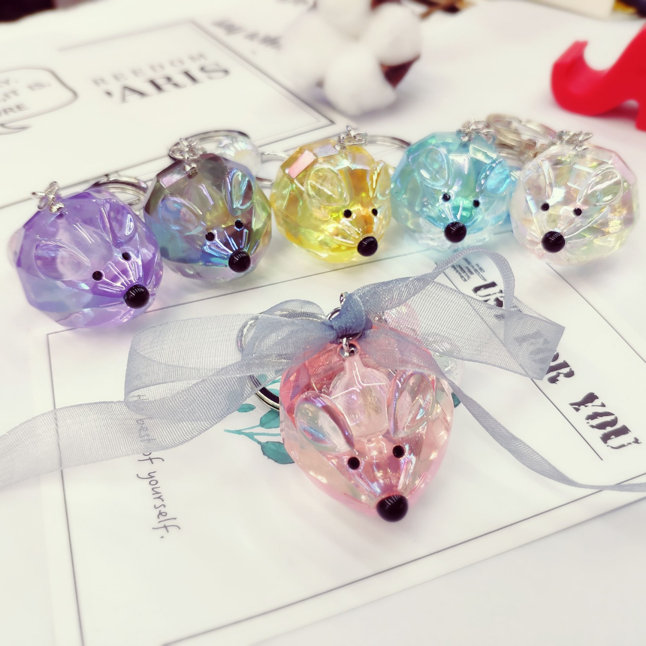 Aizhu jewelry, colorful little mouse cut surface, transparent white-plated acrylic pendant, keychain accessory, clothing accessory