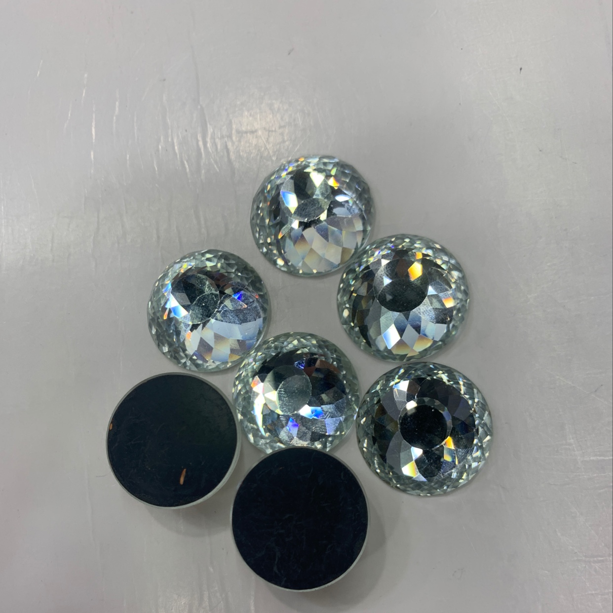 A 25mm round small countertop Application Scenario
