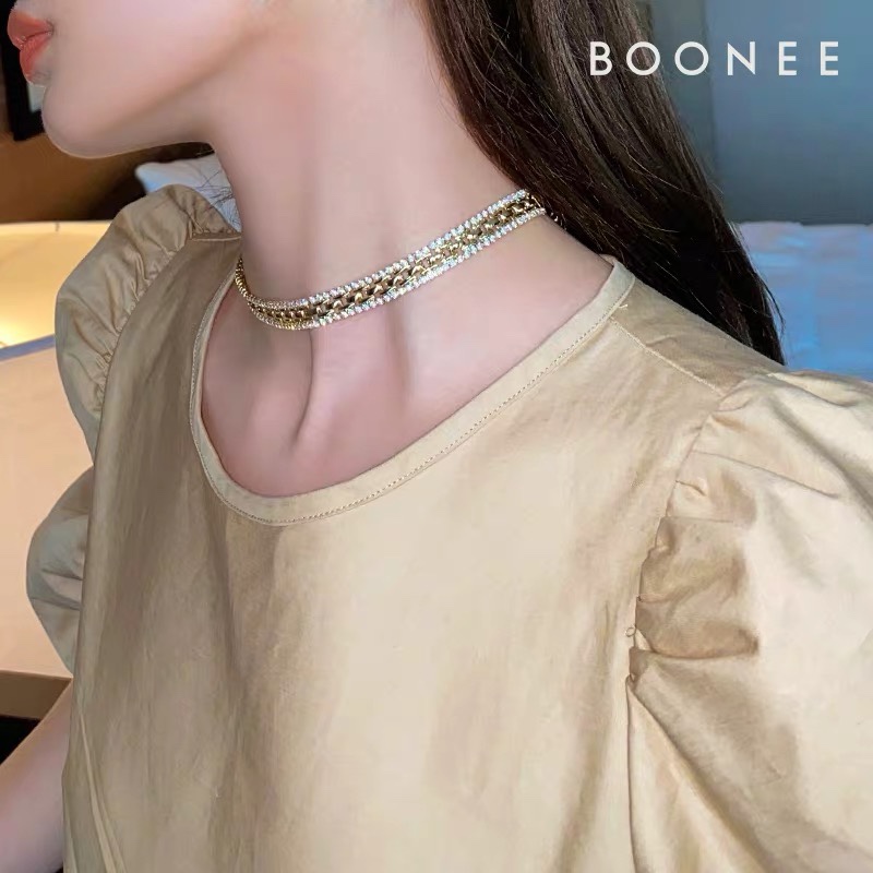 A light luxury diamond-encrusted necklace with a niche design sense for women, a fashionable and individual collarbone chain, and an ins style accessory for women's trendiness Specification image