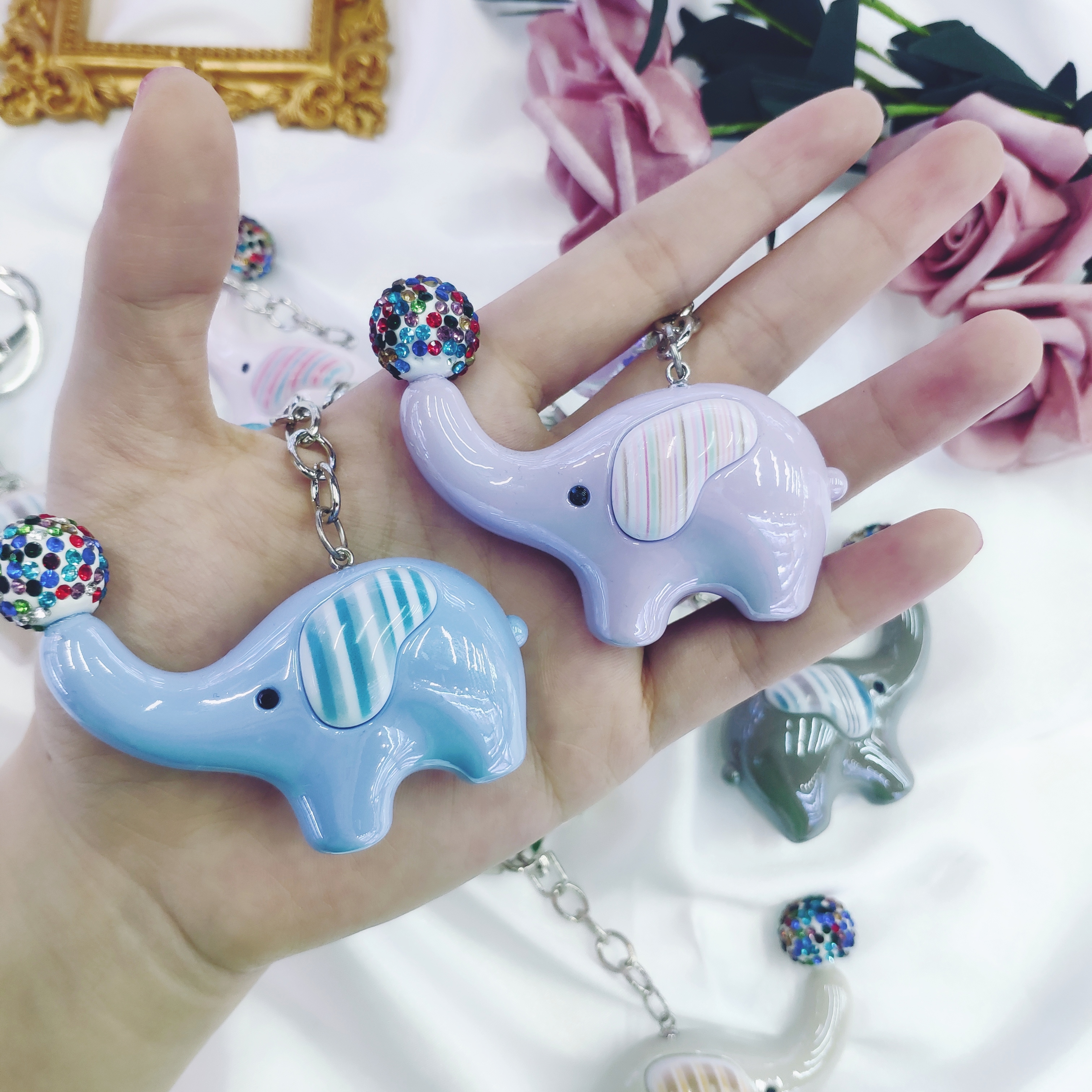 Aizhu jewelry, colorful elephant, acrylic round ball, diamond-encrusted pendant, accessories, clothing accessories detail image 4