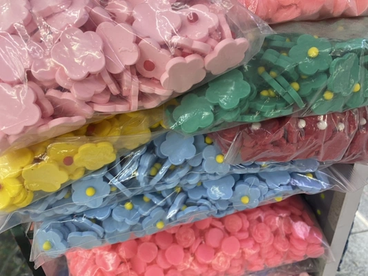 Accessories, resin beads in the flower thumbnail