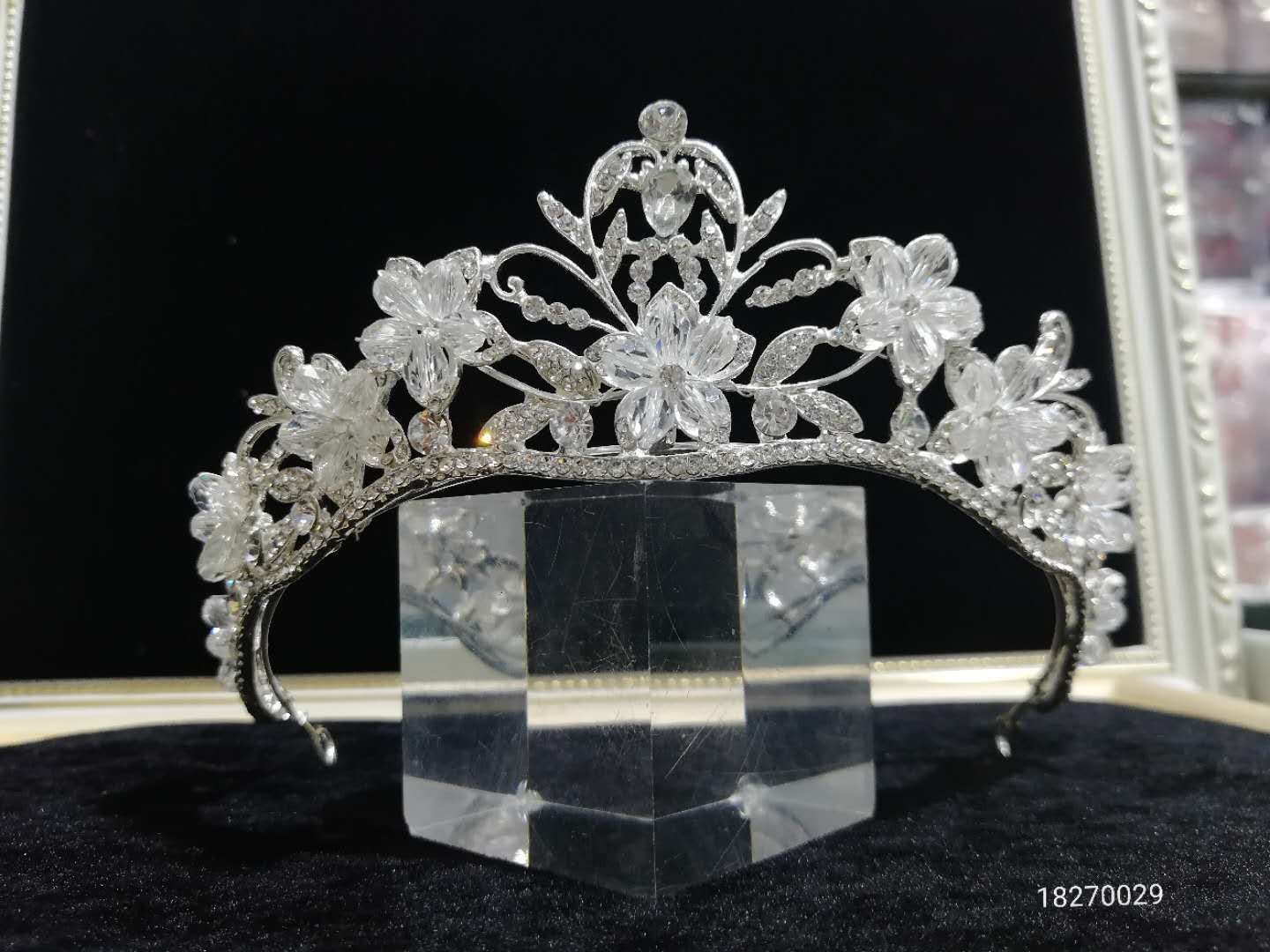 Alloy and handcrafted half-crown, a hot-selling item in stock