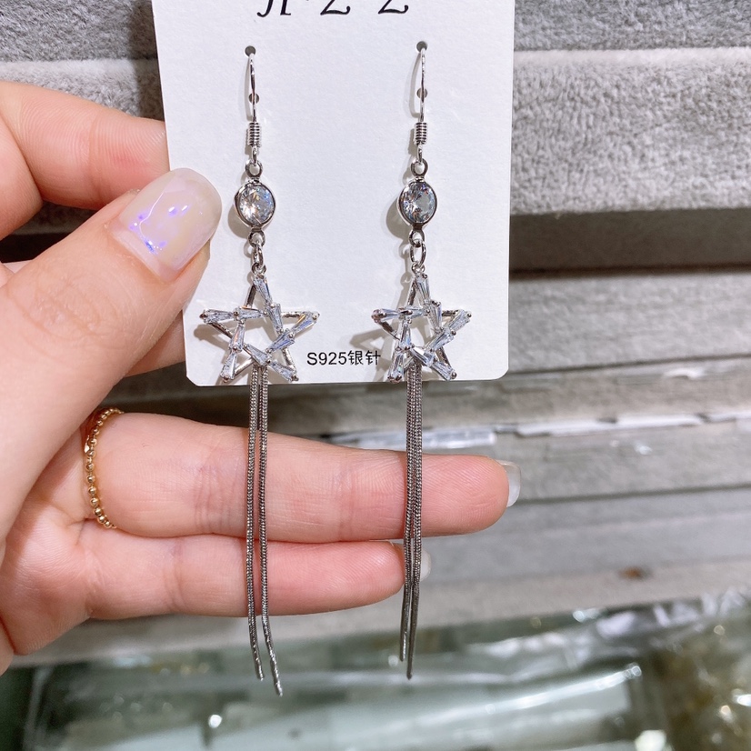 Five-pointed star earrings from Dongdaemun, South Korea thumbnail
