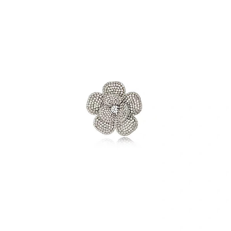 Custom-made full-diamond three-dimensional large rose luxury stud earrings, fashionable and popular 2020 new silver needle earrings and earrings for women Item Picture