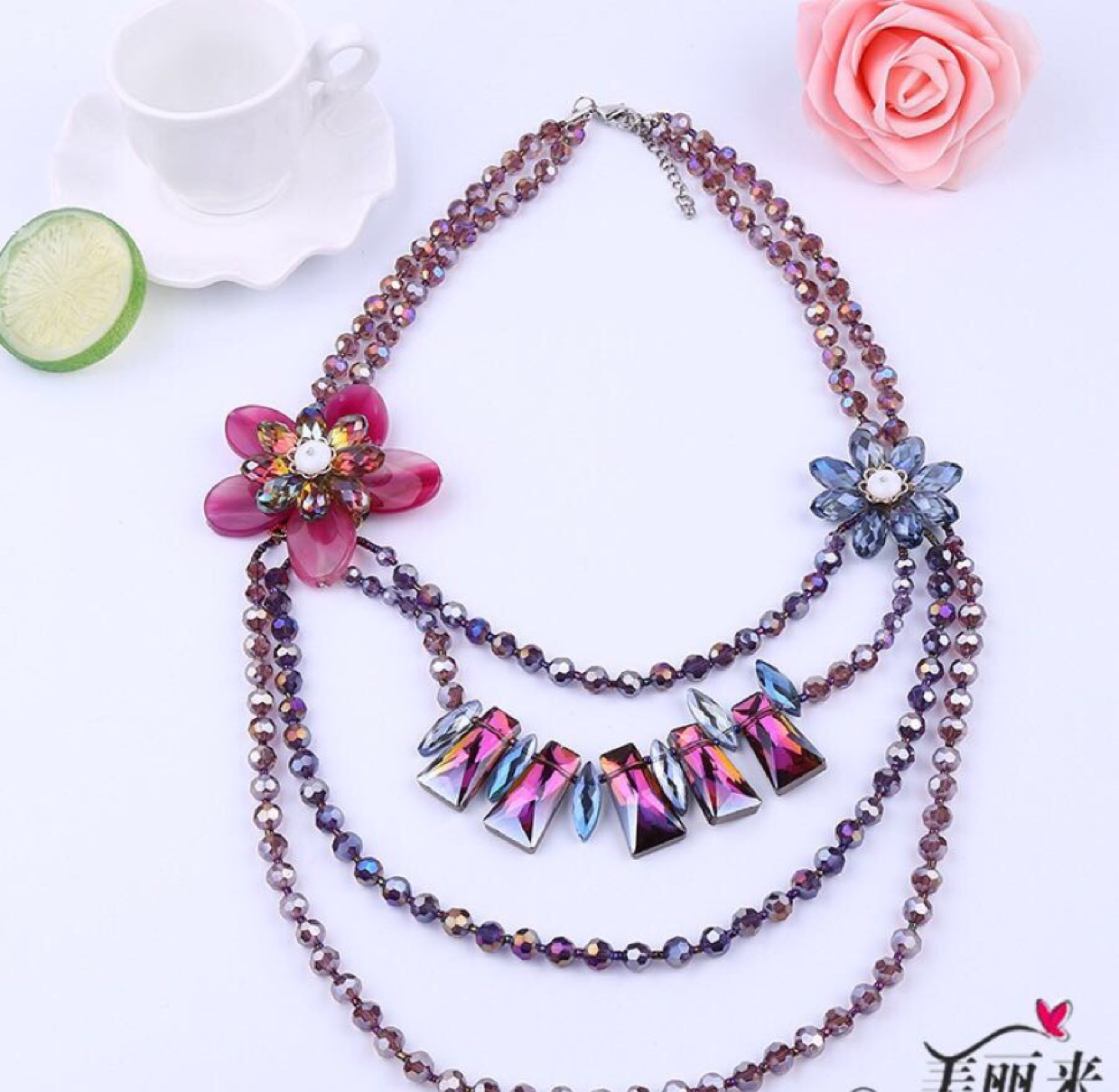 Agate shaped exaggerated necklace