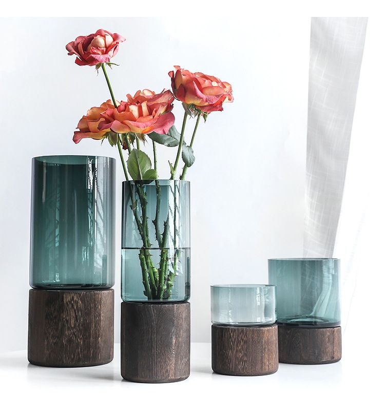 North European ins light luxury simple home solid wood base transparent glass North American Holly vase flower arrangement soft decoration piece