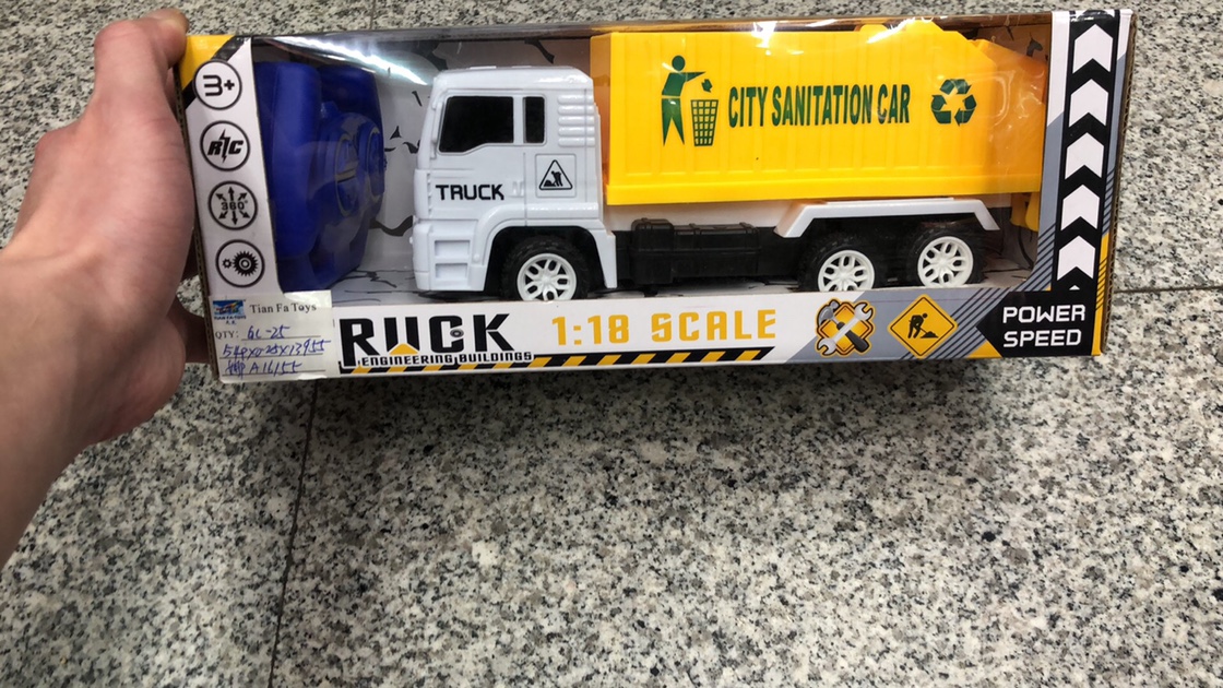 Remote control garbage truck Four-way remote control garbage truck