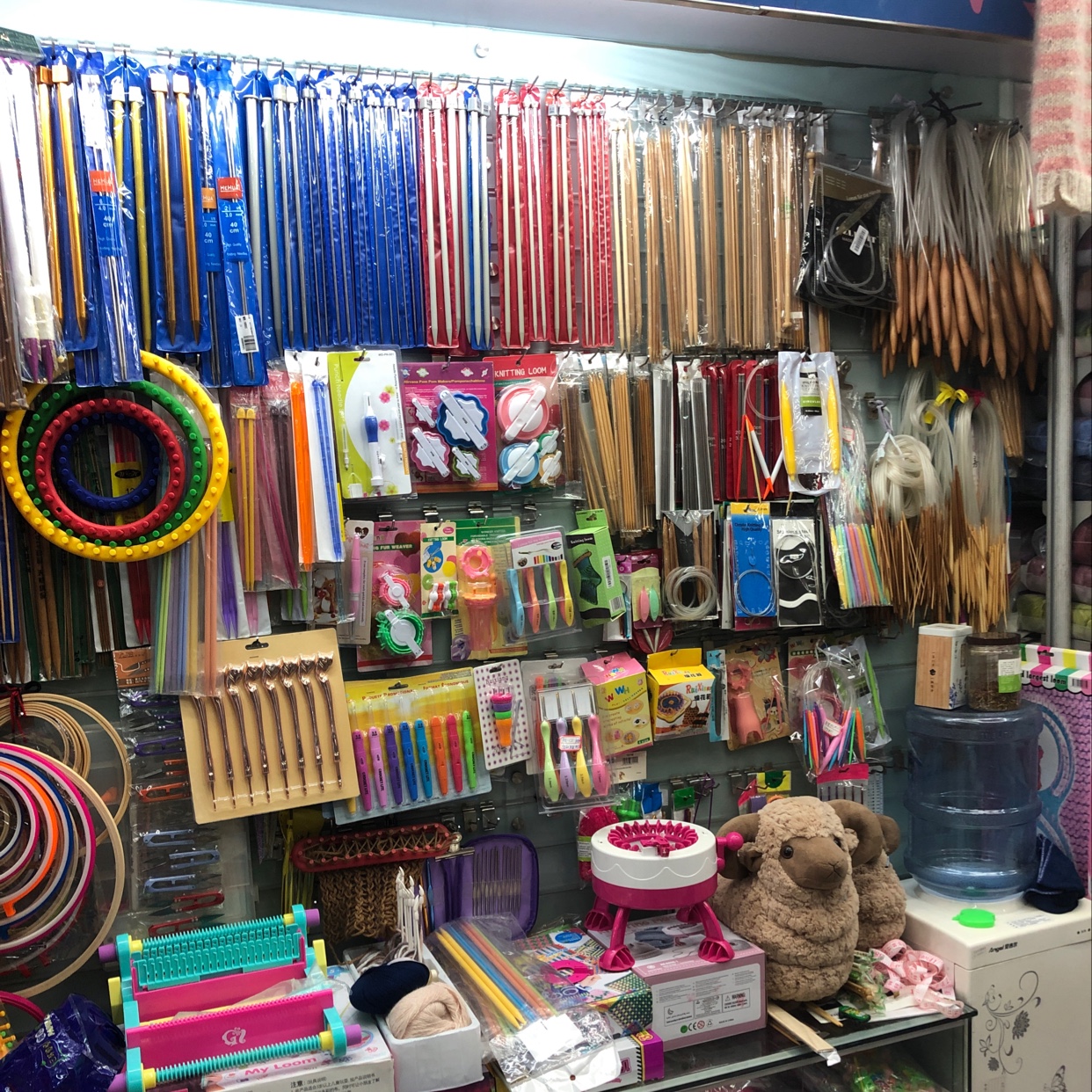 Seven Color Fashion Woolen Yarn Store describe pic - 2