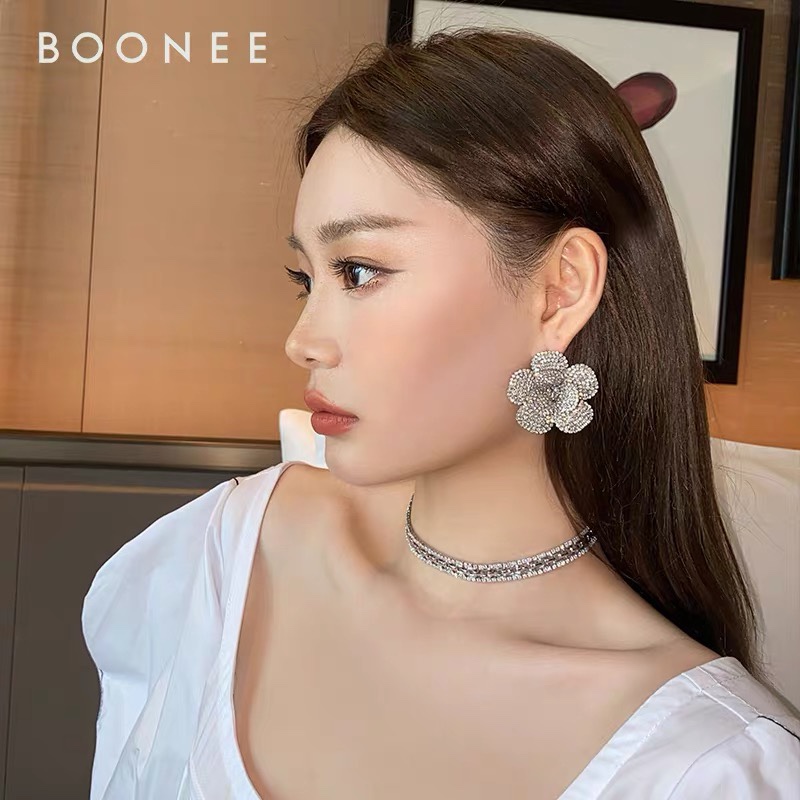 Custom-made full-diamond three-dimensional large rose luxury stud earrings, fashionable and popular 2020 new silver needle earrings and earrings for women Specification image