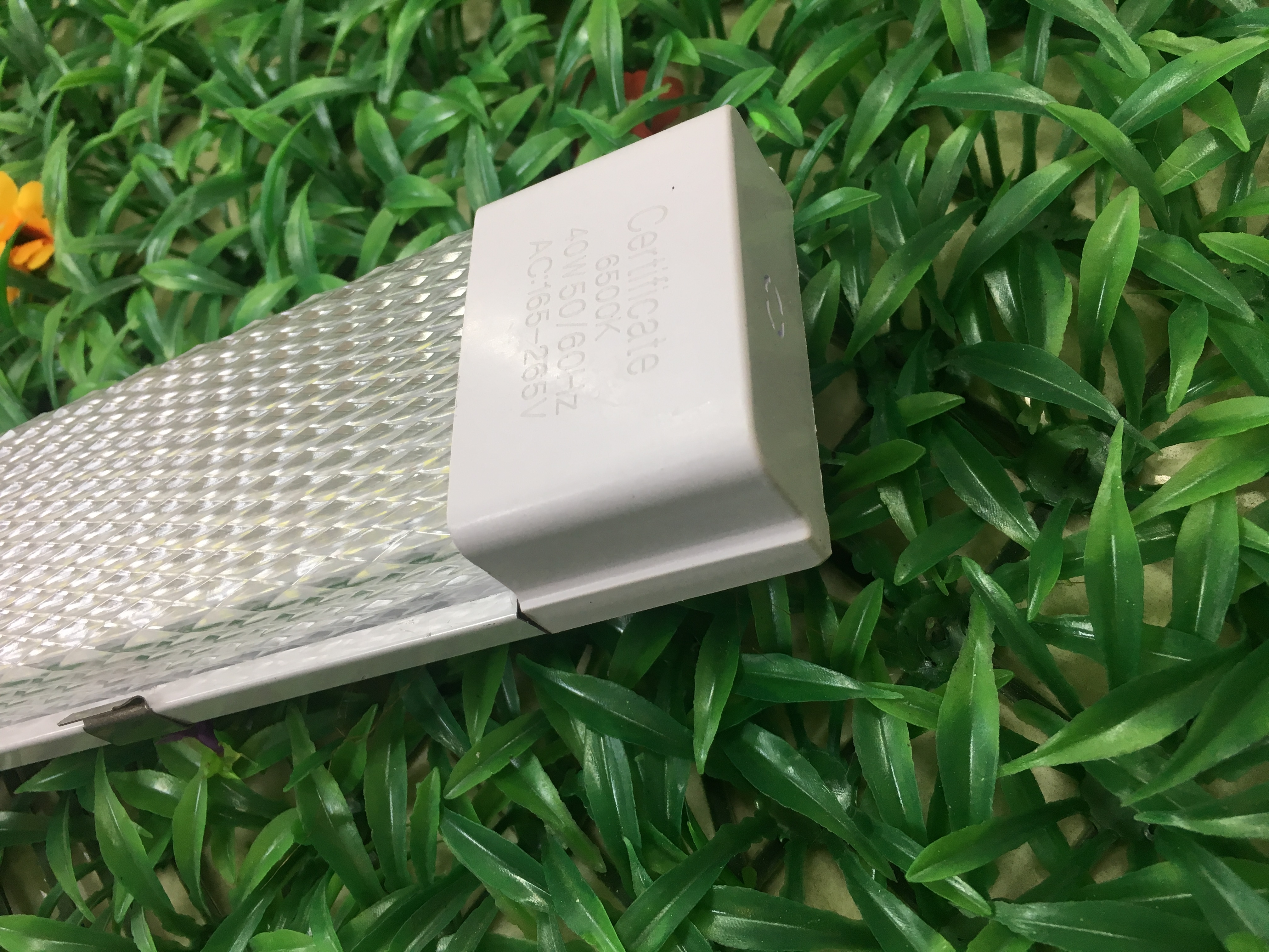 Led Three Anti-Purification Light 1.2M 48W Super Bright Integrated Support Light Dust-Proof Strip Lamp Embossed Cover Application Scenario