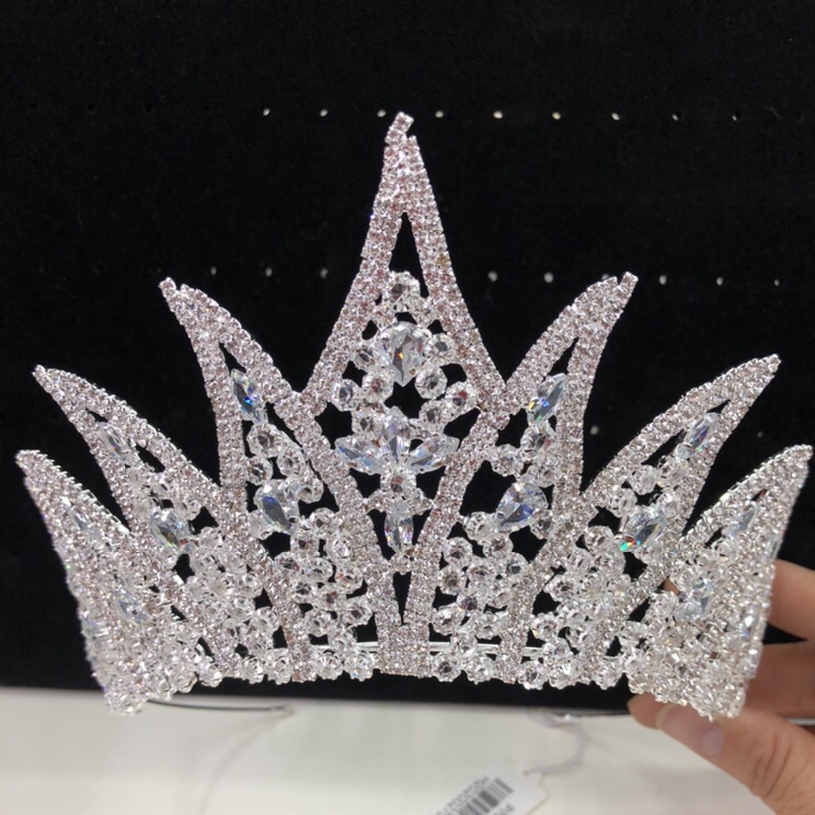 The bride married naked zircon crown Europe and The United States generous tall fashionable temperament big crown
