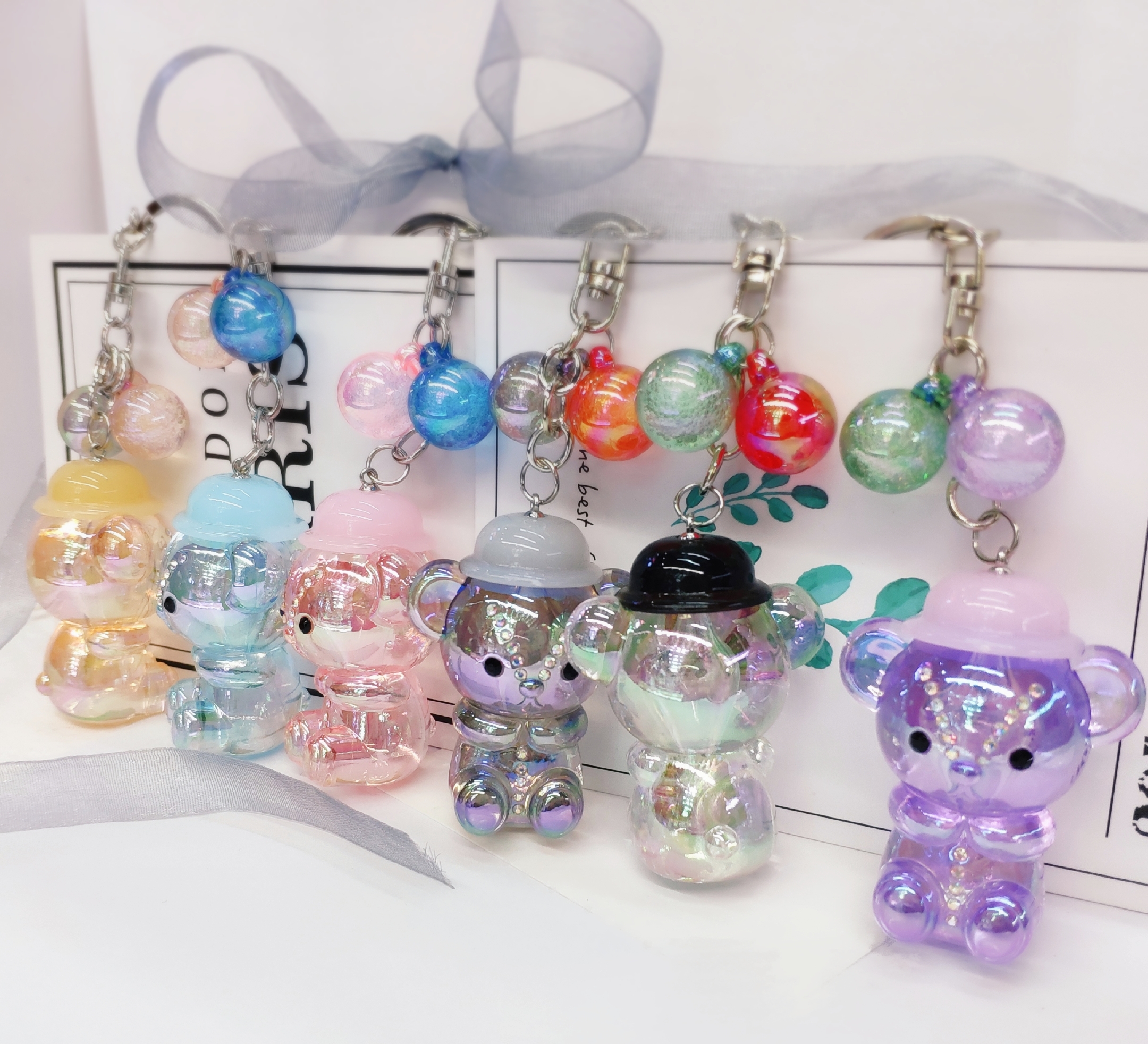 Aizhu jewelry, colorful hats, bear bears, transparent white-plated acrylic pendants, keychains, accessories, clothing accessories detail image 5