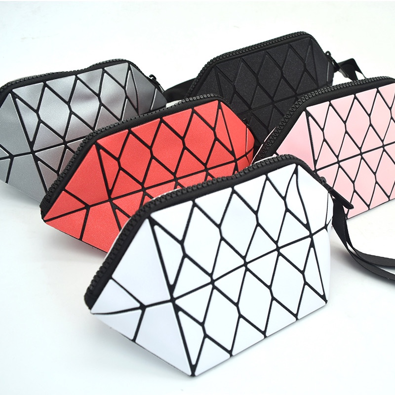 The popular magic shell bag in supermarkets, customizable LOGO geometric makeup bag, PU candy-colored handbag Application Scenario