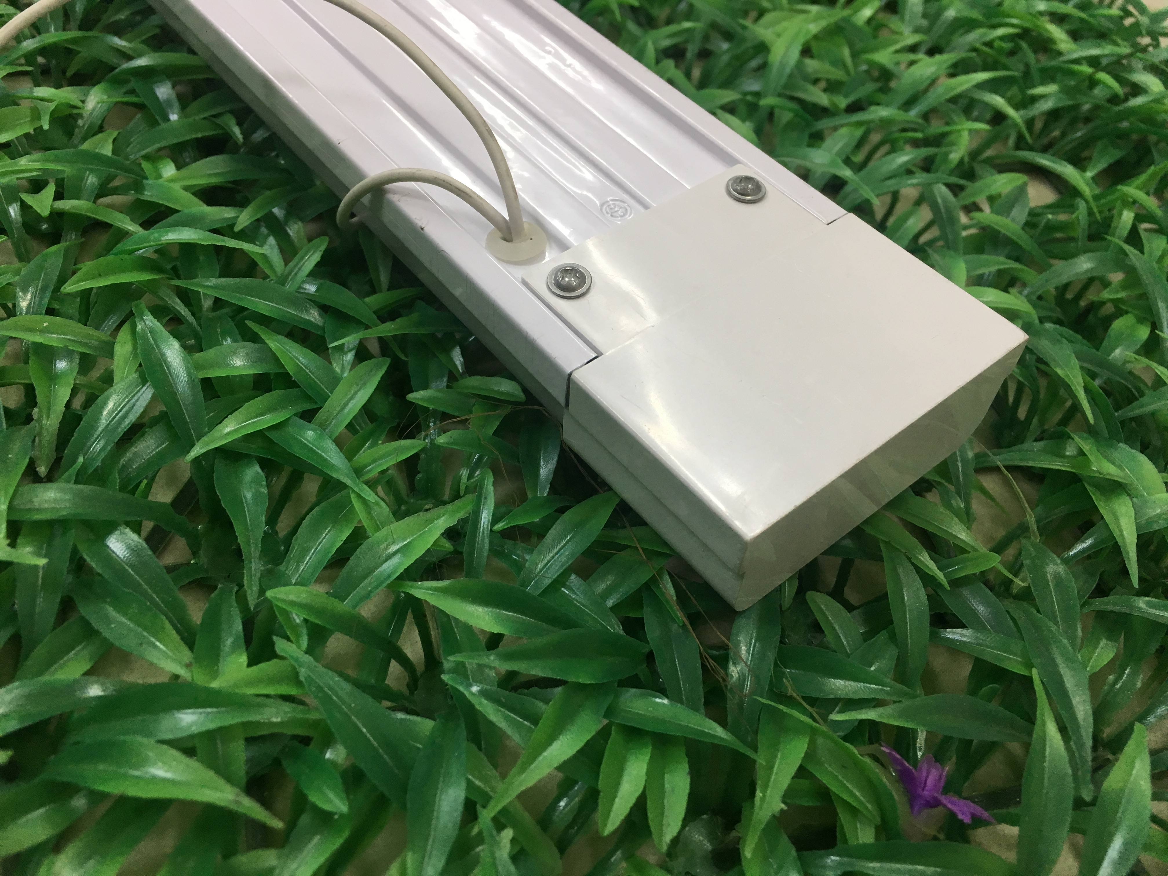 Led Three Anti-Purification Light 1.2M 60W Super Bright Integrated Support Light Dust-Proof Long Strip Light Opal Cover Application Scenario
