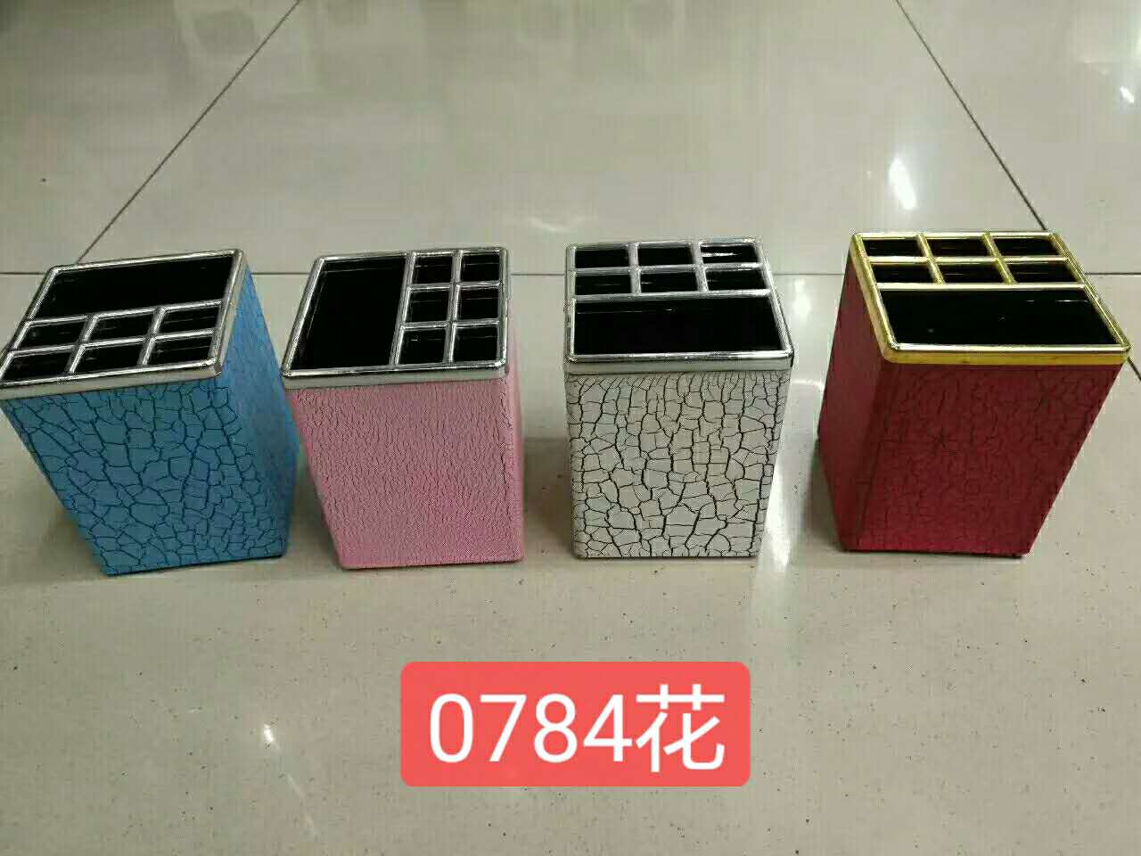 Pen container plastic gift collection decorative pattern divided square pen container thumbnail