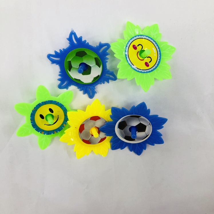 Yiwu Hongyan toys wholesale children's flower football gyro kindergarten small gifts as a gift to sell around the school thumbnail
