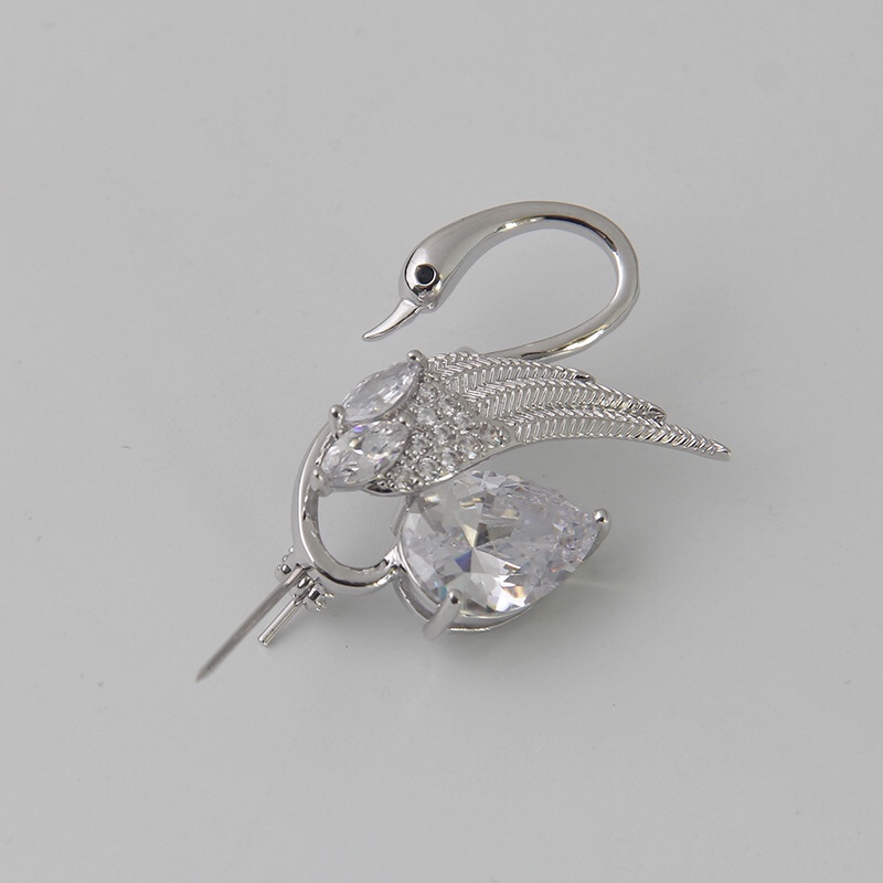 The fashionable Little Swan Zircon brooch is high-end and versatile Specification image