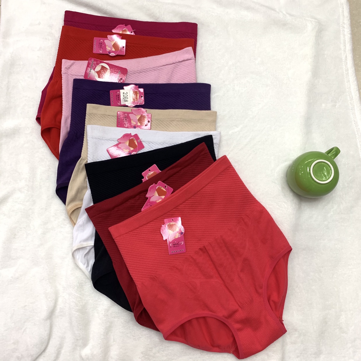 Factory Direct Sales Of Women's High-Waisted Shorts full figure