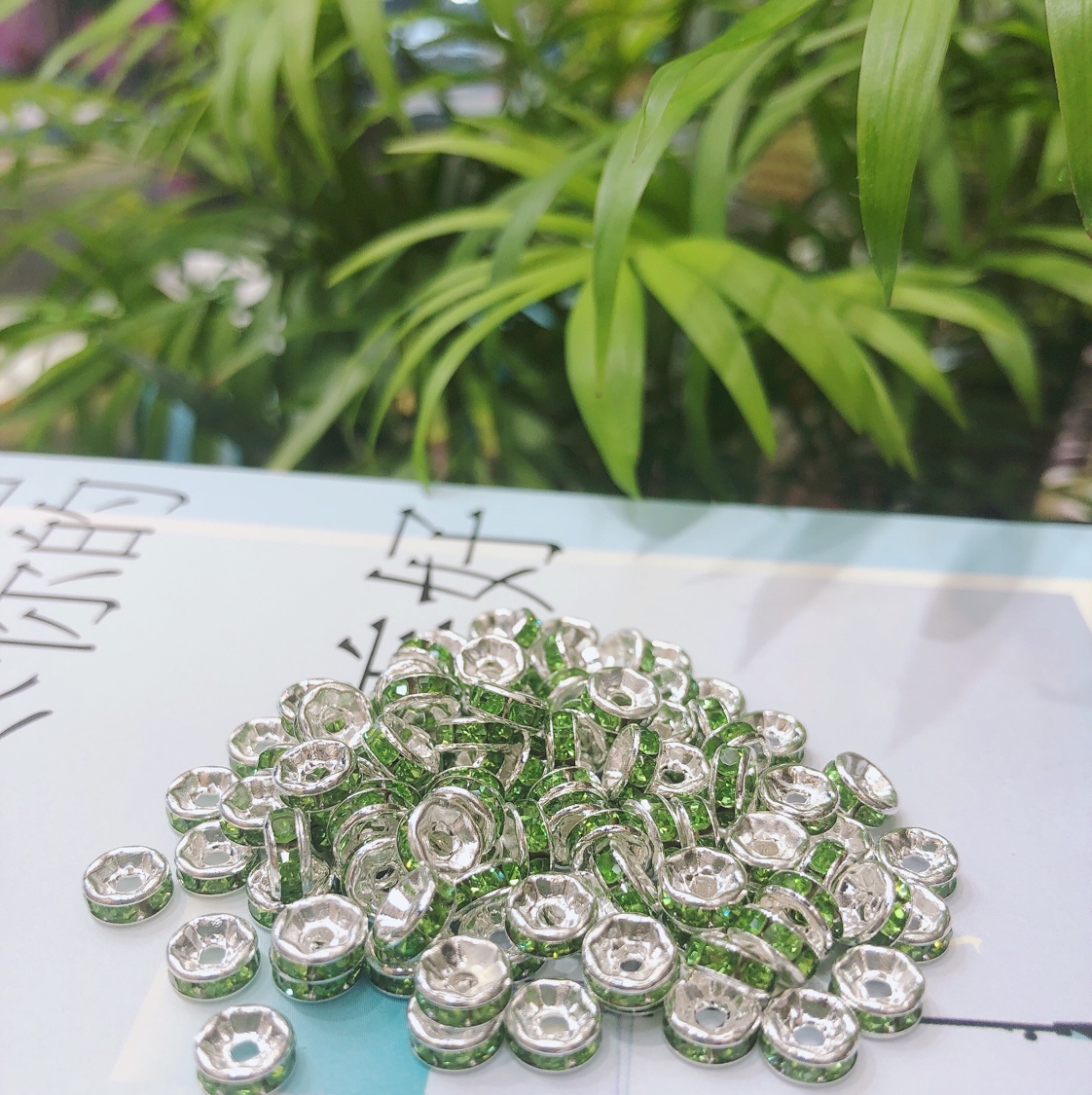 6mm straight edge diamond ring: Common colors: bright red, AB, seven-color, lake blue, royal blue, black, light green; Special colors: light pink undefined