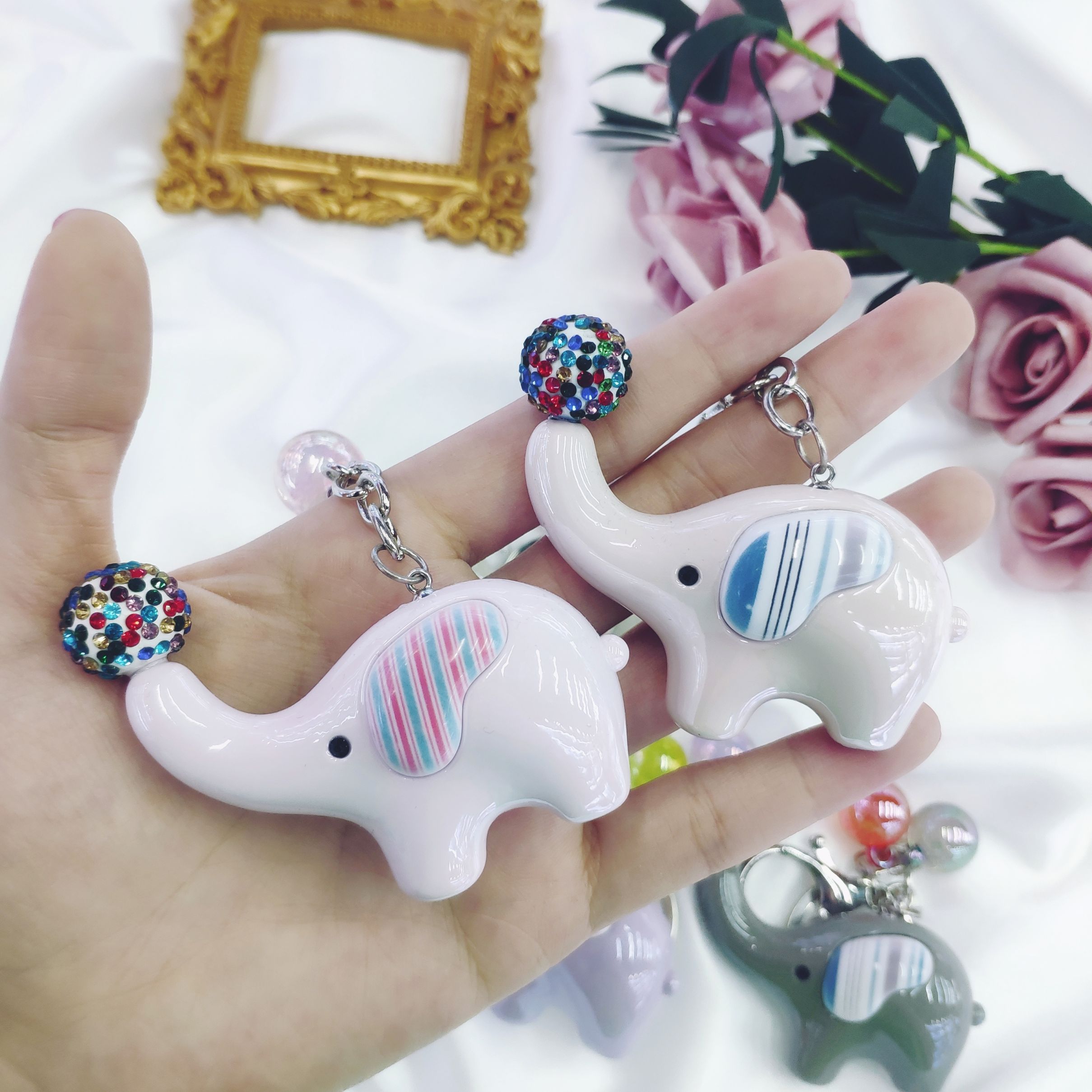 Aizhu jewelry, colorful elephant, acrylic round ball, diamond-encrusted pendant, accessories, clothing accessories