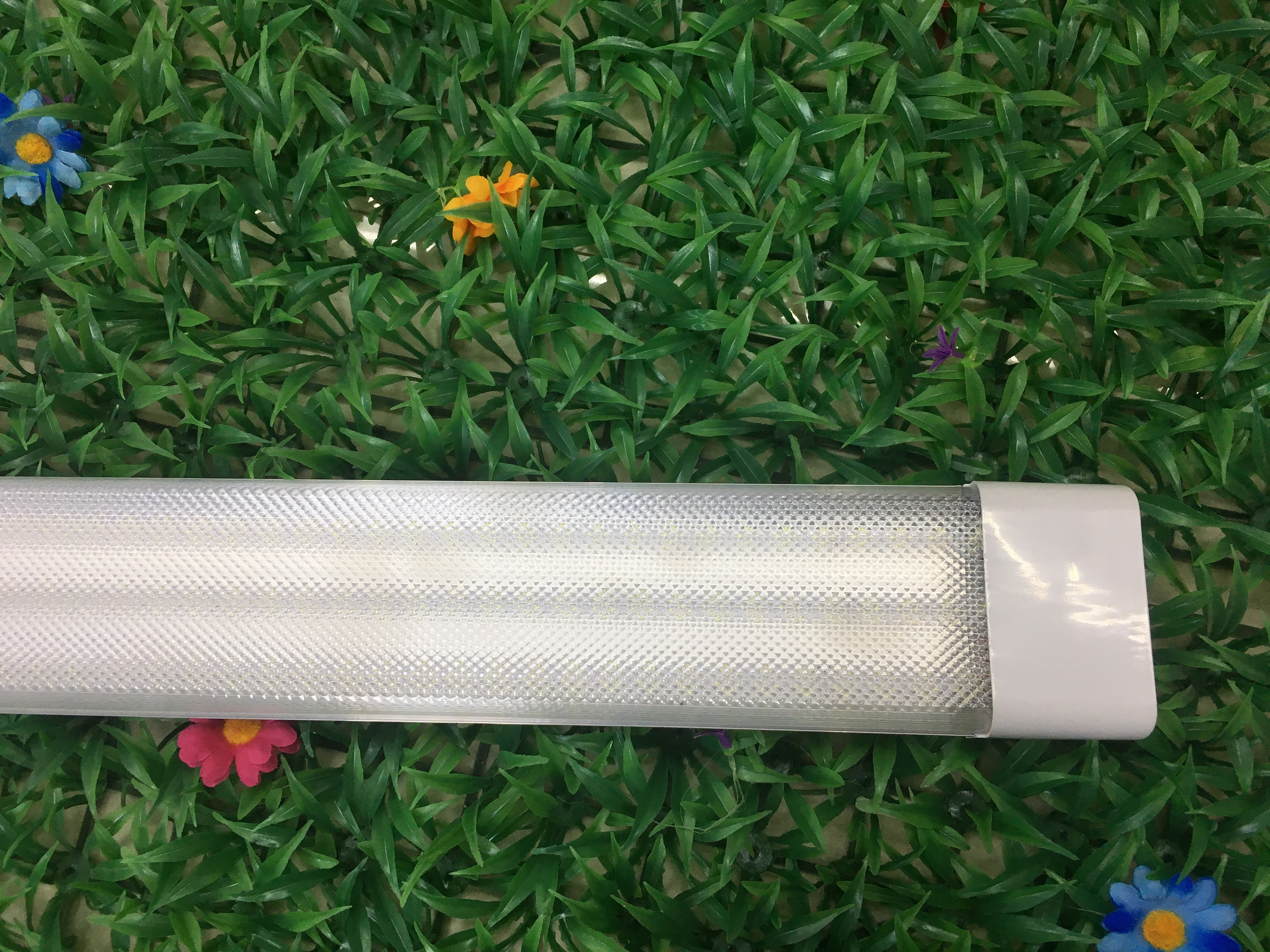 1.2M72w Square Led Lamp Dust-Proof Purification Lamp Warehouse Long Strip Fluorescent Lamp Embossed Cover Item Picture