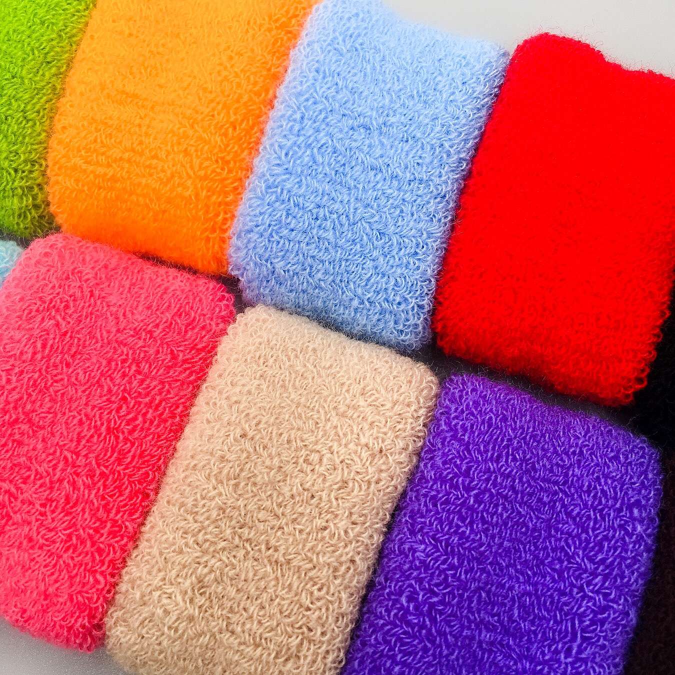 Hot-selling candy-colored elastic towel bands with large hair ties, 12 pieces per pack Application Scenario