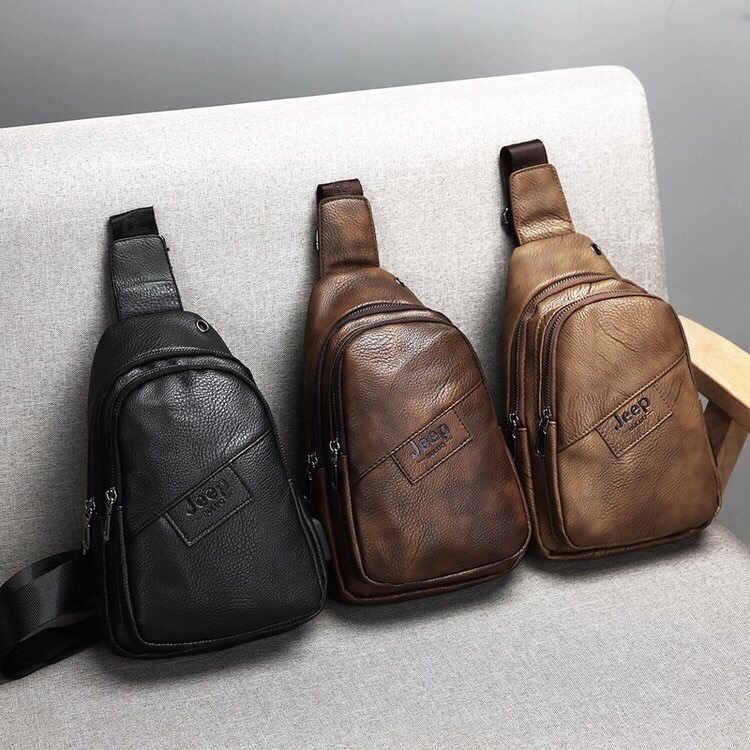 带usb革胸包产品图