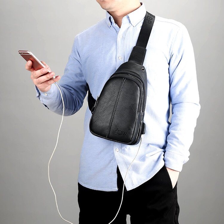 带usb革胸包细节图