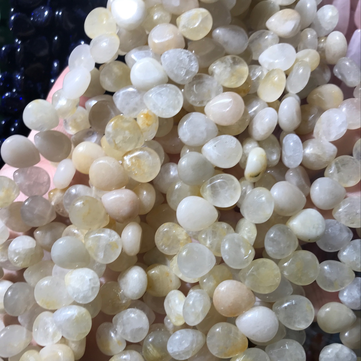 天然石浅黄玉水滴产品图