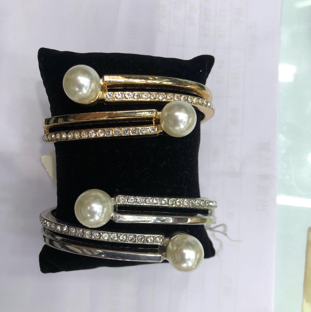 Pearl bracelet with drill thumbnail