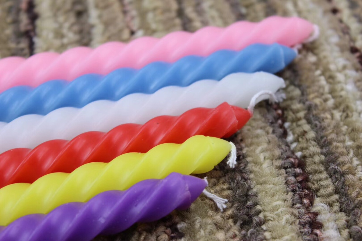 10寸4支白黄红绿粉蓝紫长蜡烛无烟浪漫婚庆烛台螺旋直杆蜡烛厂家直销