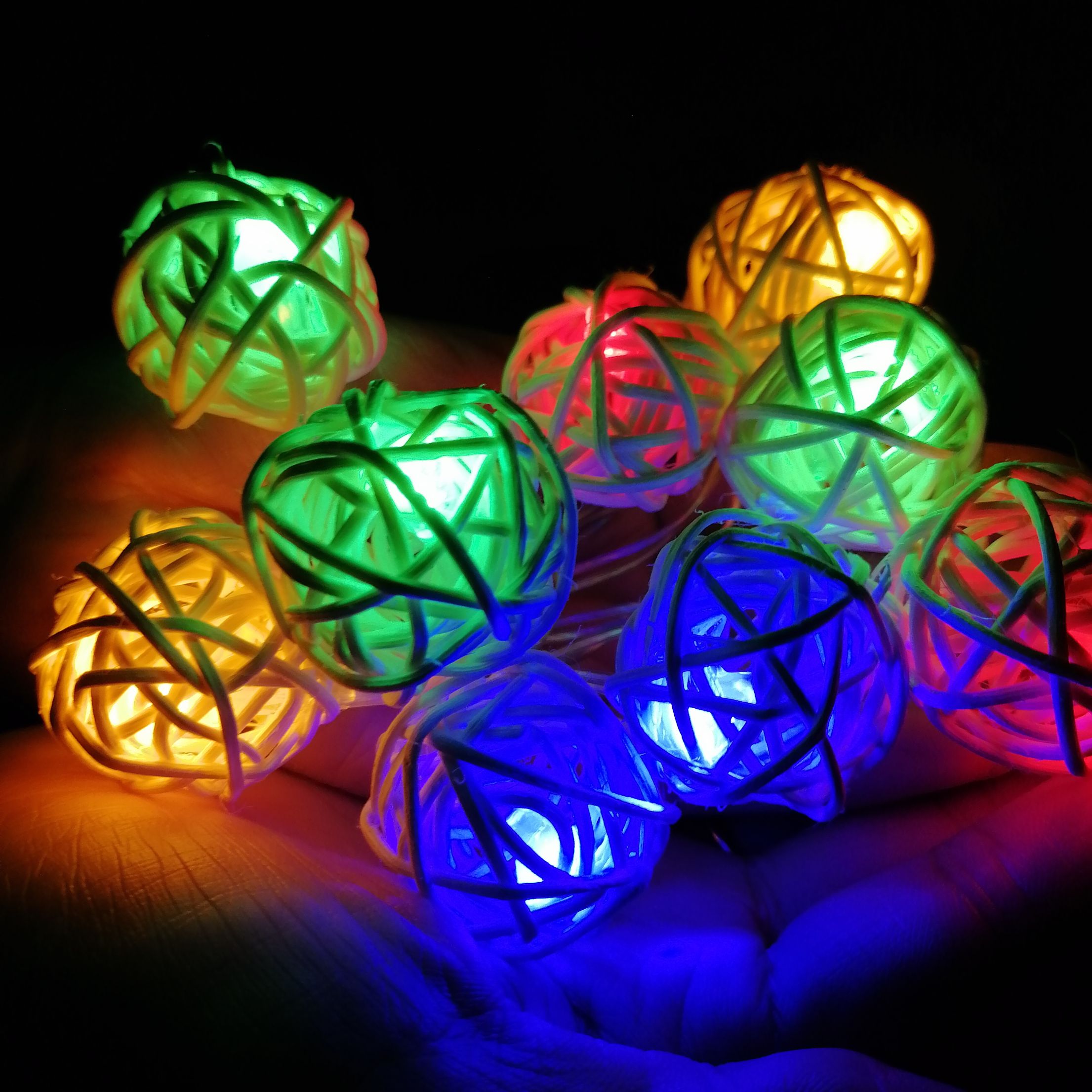 LED藤球灯串3cm电池盒 圣诞树春节日装饰彩灯厂家直销爆款细节图