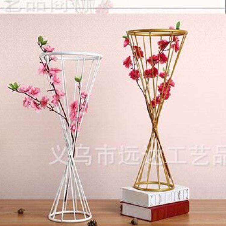 Factory direct sales of modern Chinese-style ironwork hollowed-out vases, decorative items, home and wedding ironwork flower-arranging vases -1001/9248