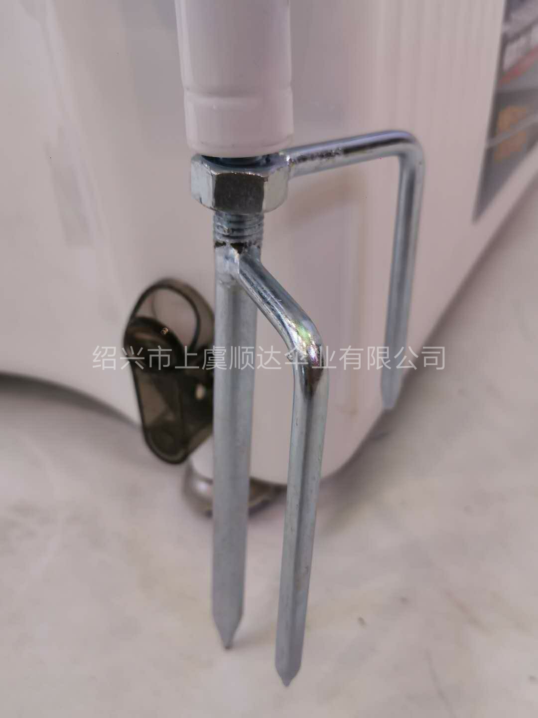 VUVUZELA factory direct sales, available in stock for outdoor portable 1.8-meter fishing umbrellas with iron forks Item Picture