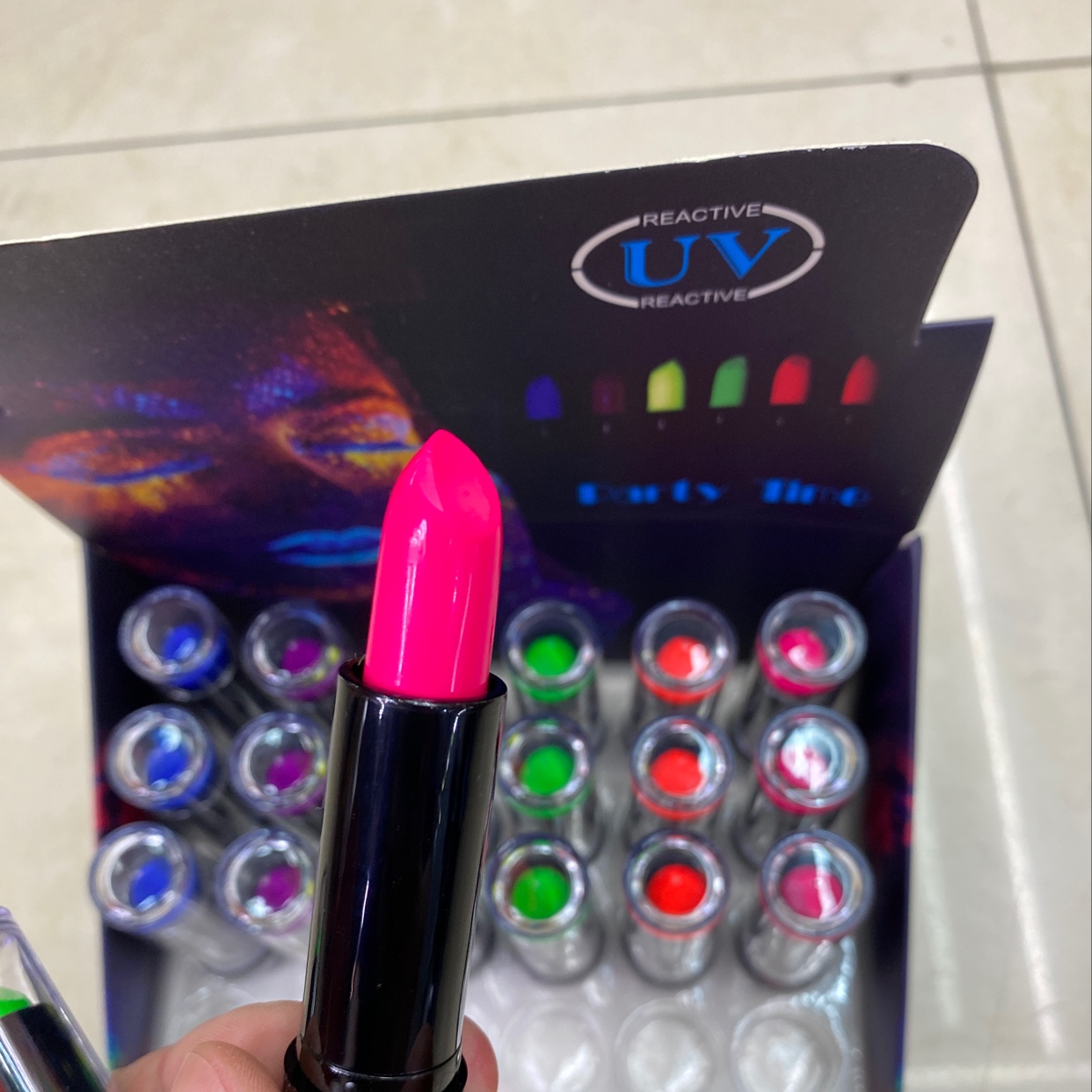 万圣节6色荧光色口红脸彩盘盒装水性脸彩人体彩绘舞会用品白底实物图