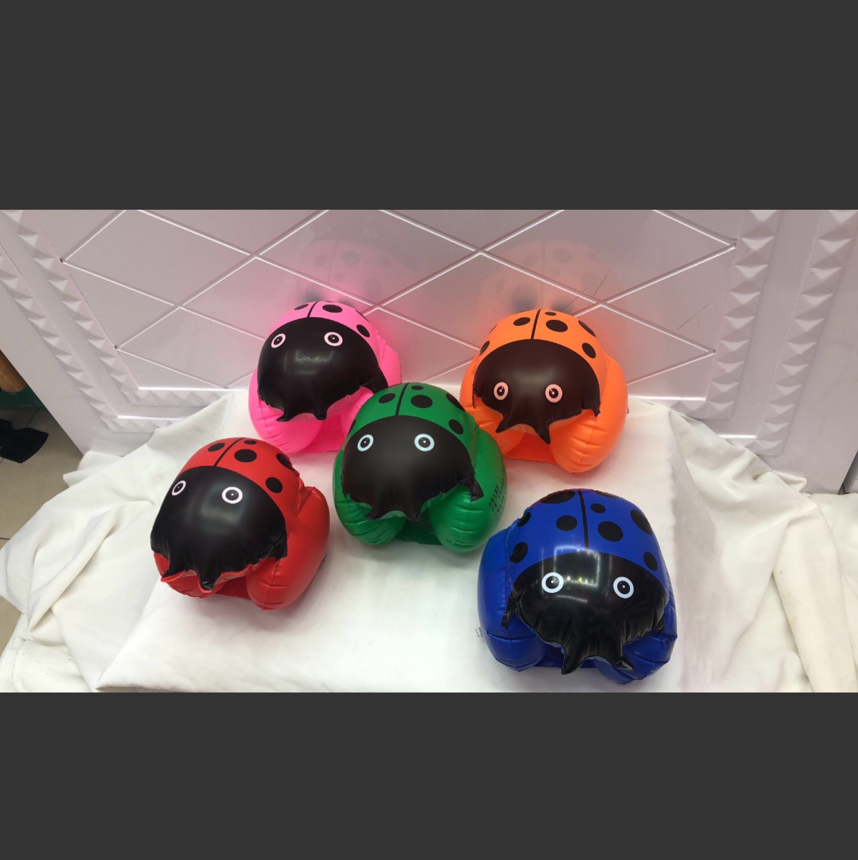 游泳圈/玩具产品图