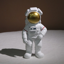 创意背行囊太空人摆件北欧卡通宇航员树脂工艺品流浪地球桌面装饰品摆设