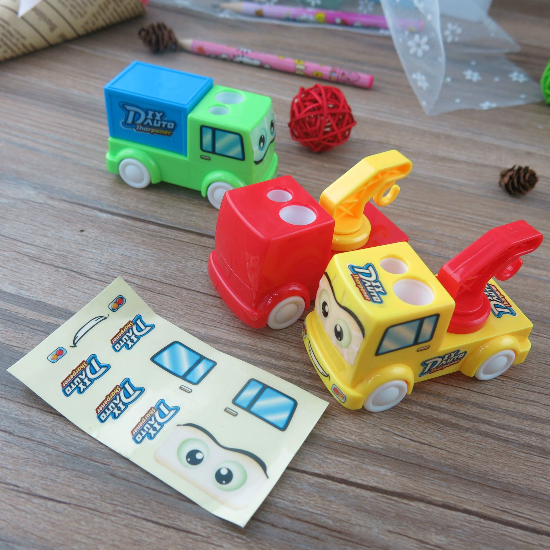 Xinle Cute Cartoon Car DIY assembly double-hole Pencil sharpener Mini Creative Pen twister Factory direct sales Specification image