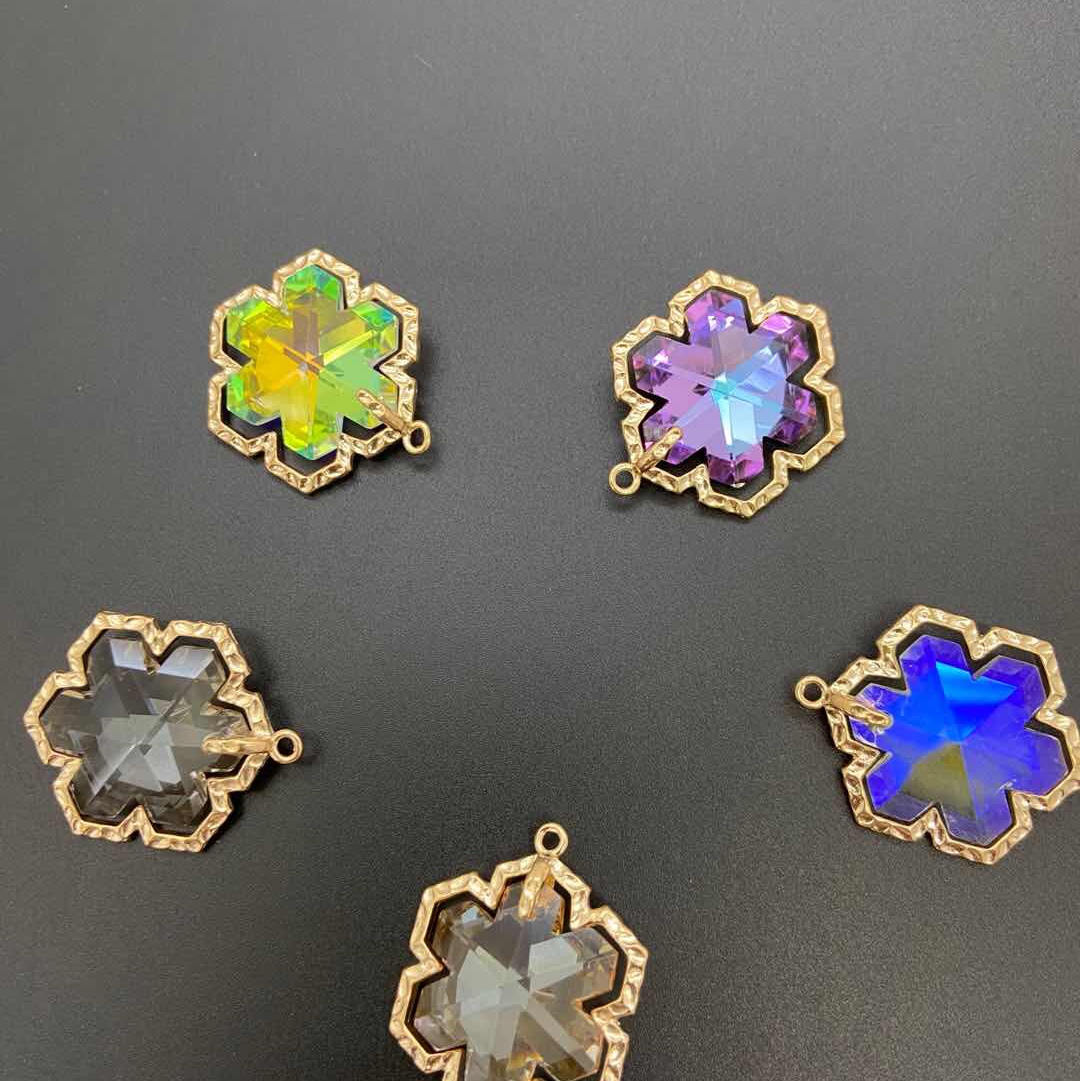 铜包水晶、水晶包边、玻璃包边、锆石包边、天然石包边、珍珠包边、陶瓷包边、铜包边、AB水晶奥地利、镜片玻璃、佳兴