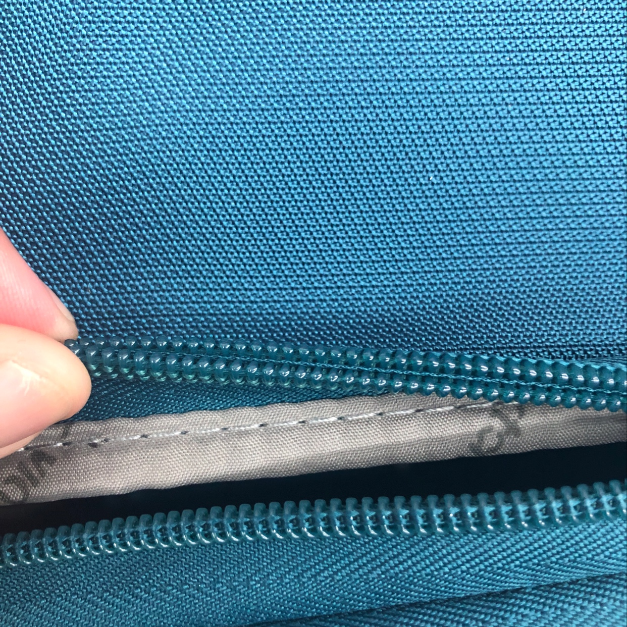 义乌好货 28寸新款超轻防盗海关锁万向轮旅行拉杆布箱产品图